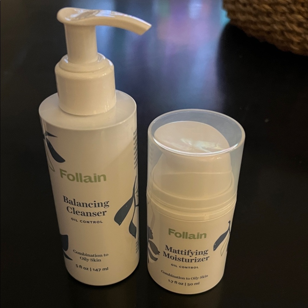 Balancing Cleanser and Mattifying Moisturizer - White